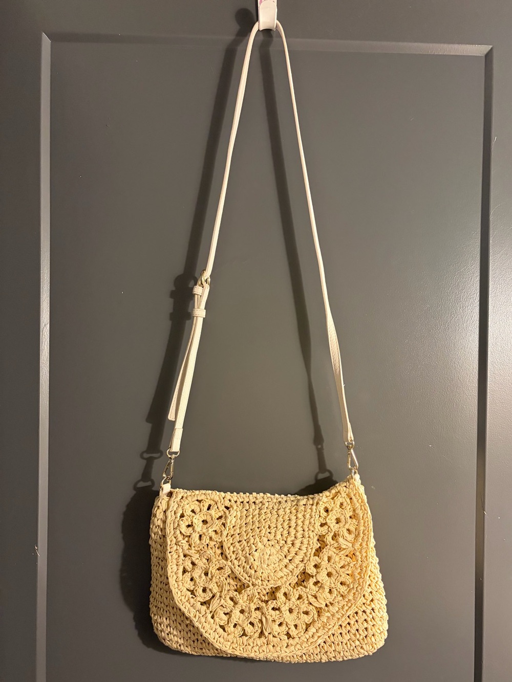 LC Lauren Conrad Beige Daisy Crochet Crossbody Bag